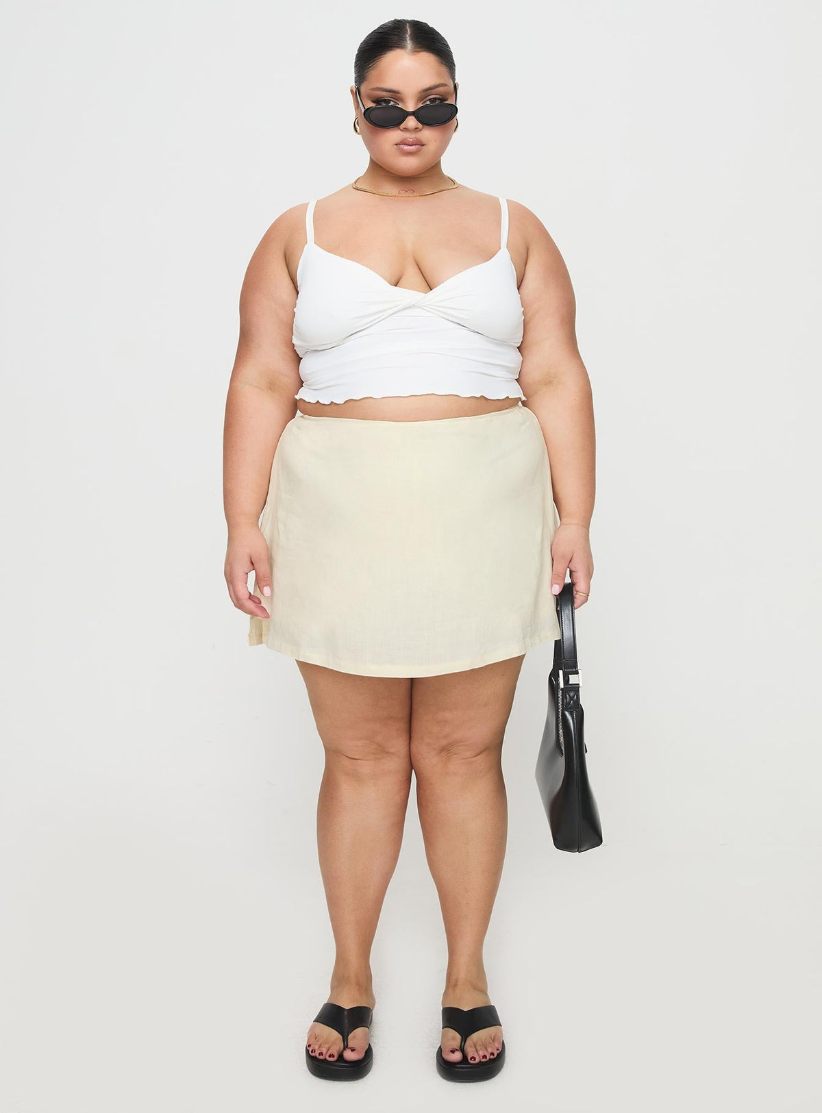 Greyer Top White Curve
