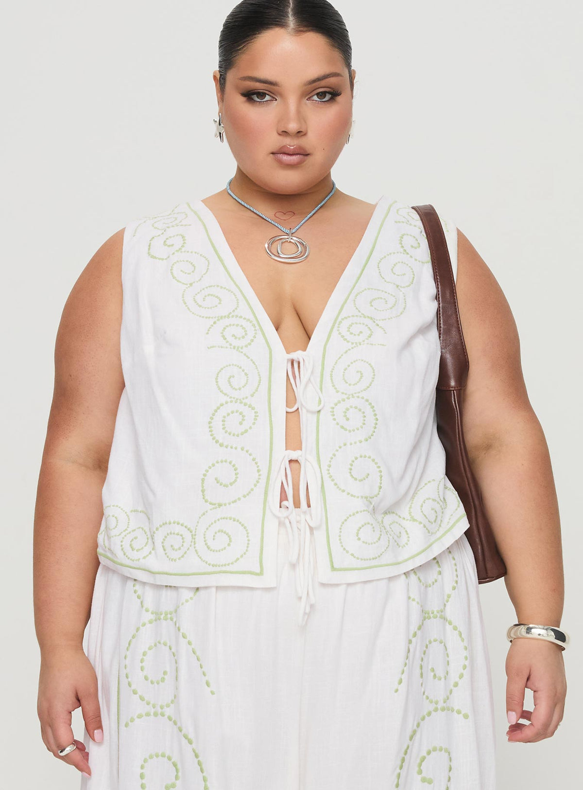 Kindred Tie Top White / Green Curve