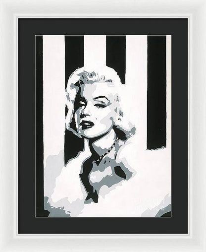 15" x 20" / White / Black