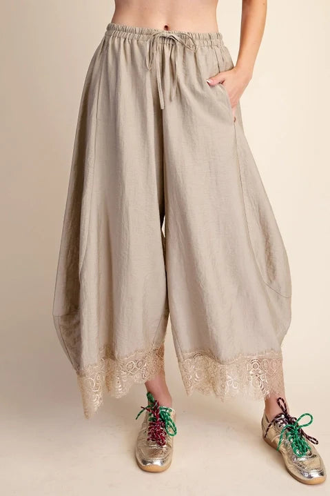 Cropped Lace Trim Balloon Pants