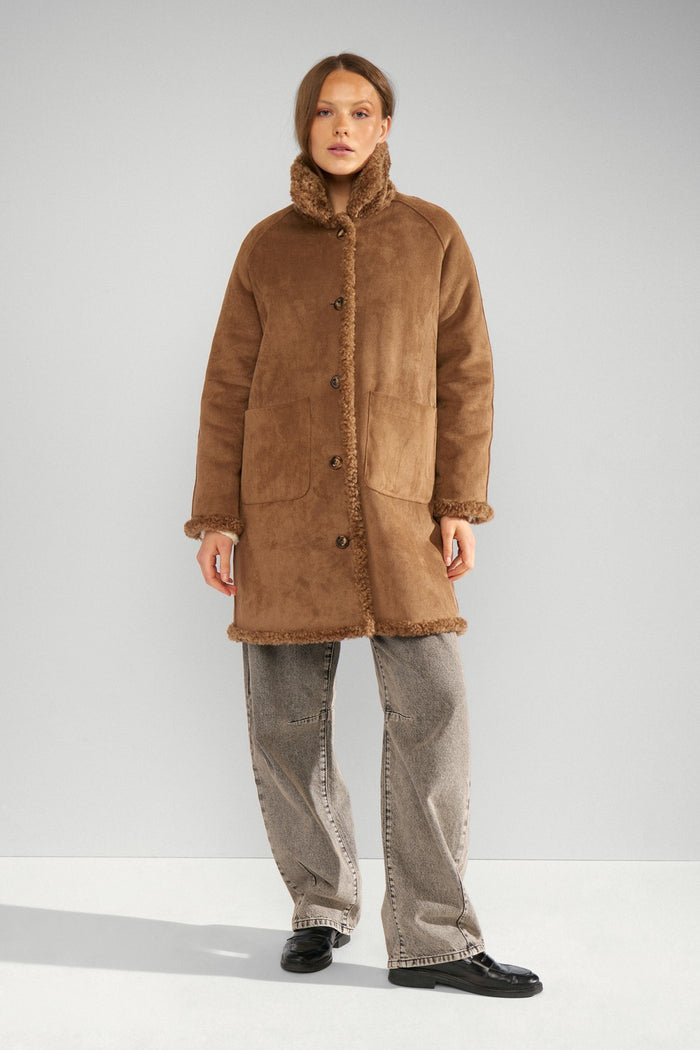 Model wearing Numph 706900 NUMINDA Reversible Jacket – Dachshund by Numph, shop Numph at Dotique
