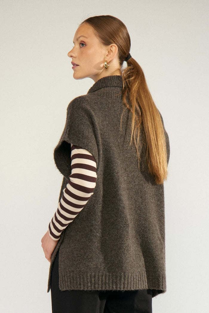 Back view of Numph 707241 Nujoline Poncho Black Coffee by Numph, shop the vendor at Dotique for stylish layering options